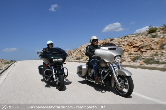 Les Harley-Davidson Road Glide 107 et Street Glide 107