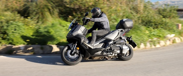 Essai maxi-scooter Honda ADV 350