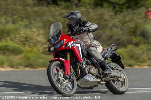 Essai Honda Africa Twin CRF1000L sur nationale