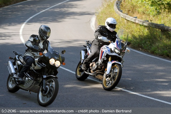 XRV 750 et CRF1000L en courbe