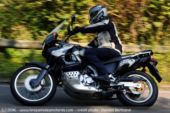 XRV 750 sur route