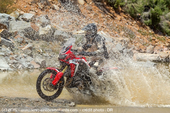 Passage de gué en Honda Africa Twin CRF1000L