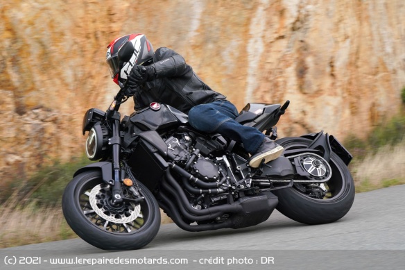 La précision et l'efficacité sont les maitres mots de la CB1000R