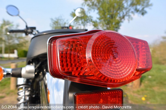 Feu arrière Honda CB 1100 EX