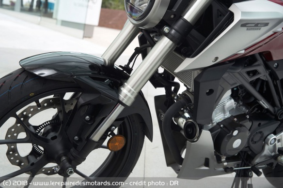 Fourche de la Honda CB 125 R