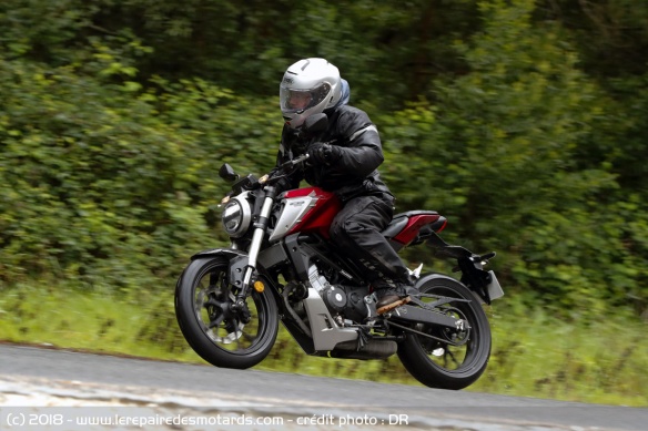 La 125 est dans son éléments sur les petites routes