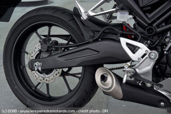 Silencieux de la Honda CB 125 R
