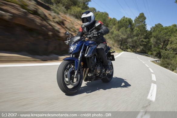 La Honda CB650F à l'accélération