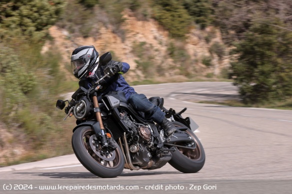 Les nouveaux pneus Dunlop offrent moins de retour d'informations