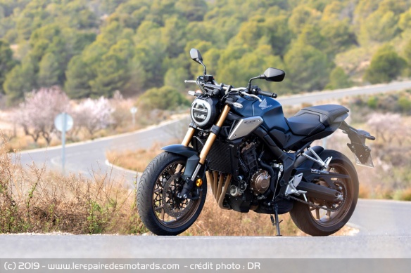 Honda CB650R sur route