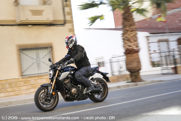 Honda CB650R facile en ville