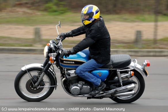 Parfaitement utilisable au quotidien, si on accepte la tenue de route et le freinage « à l'ancienne » de la CB 750...