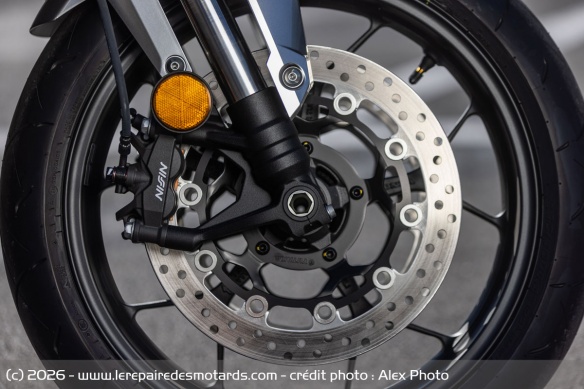 Le frein avant de la Honda CB1000F