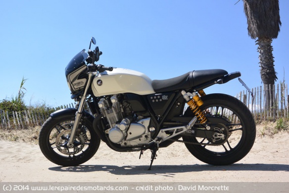 Honda CB1100F Bad Seeds de côté