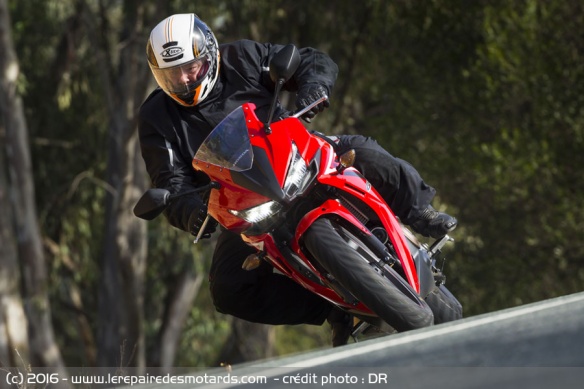 CBR500R sur départementale