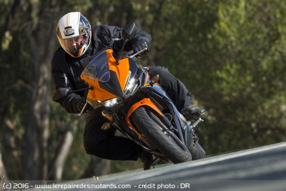 CBR500R sur départementale