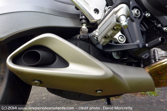 Echappement sous le cadre Honda CB 650 F