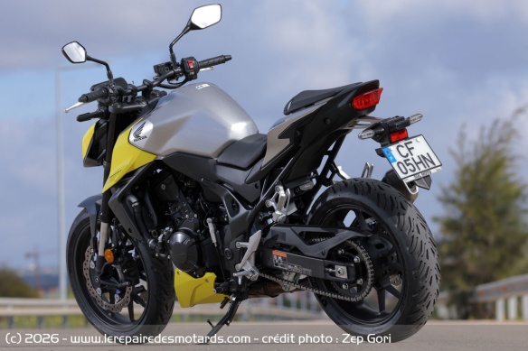La Honda CB750 Hornet E-Clutch