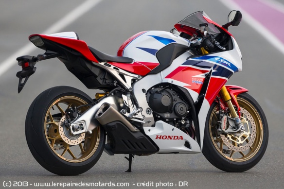 Vue arrière Honda CBR 1000 RR SP Fireblade