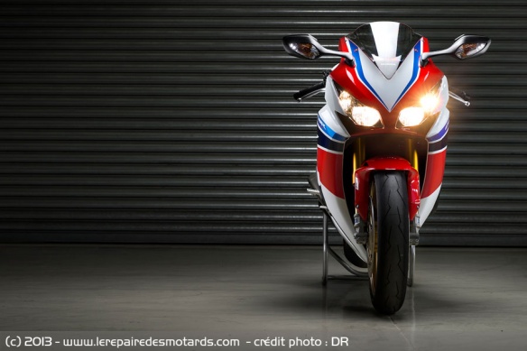 Vue avant Honda CBR 1000 RR SP Fireblade