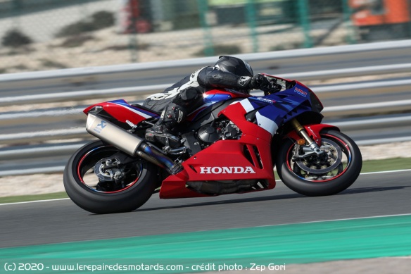 La Fireblade sur l'angle