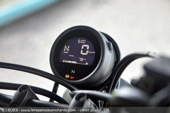 Compteur rond à LCD inversé
