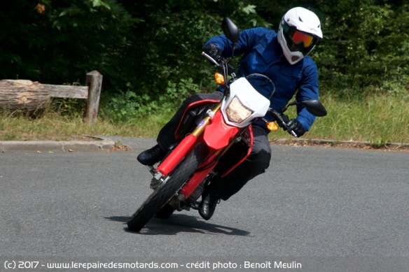 Essai Honda CRF250L en virage