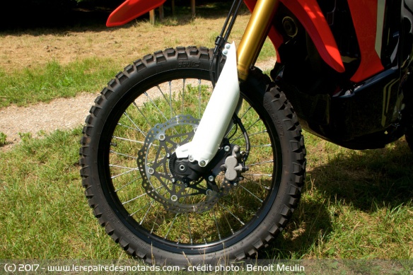 Roue avant de la Honda CRF250 Rally