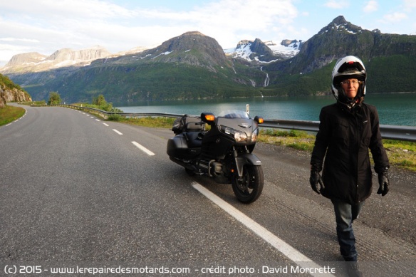 Honda F6B près des fjords