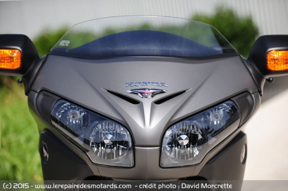 Phares et optique avant Honda F6B