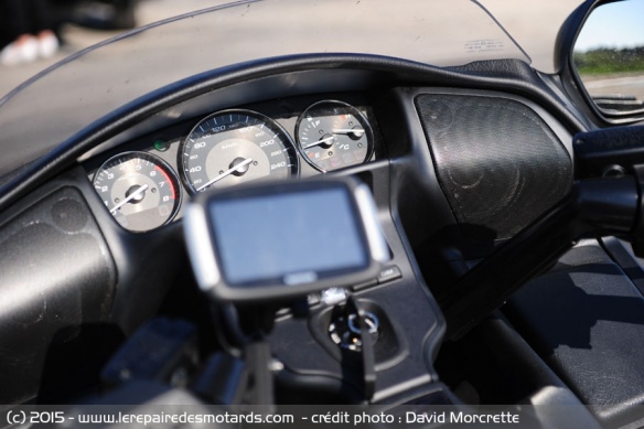 Poste de pilotage de la Honda F6B