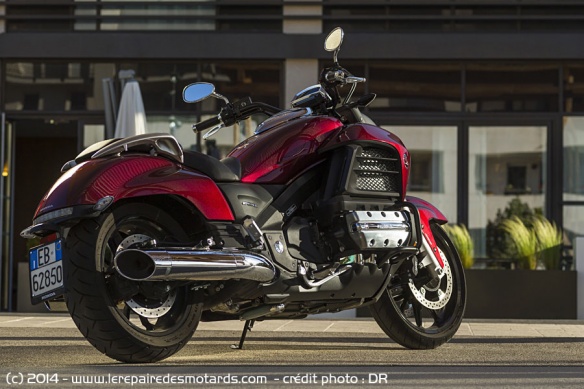 Honda F6C arrière