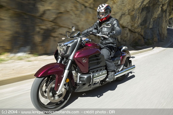 Honda F6C sur nationale