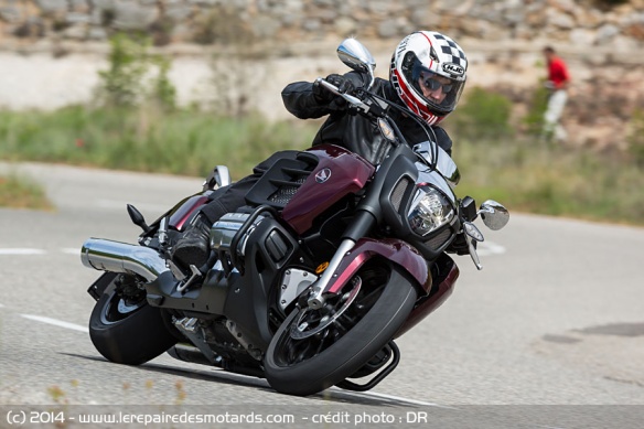 Honda F6C sur route