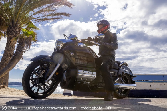 Honda F6C sur le sable