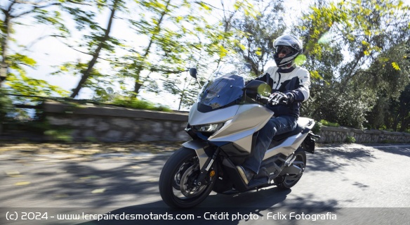 Essai du maxi-scooter Honda Forza 750 Essai du maxi-scooter Honda Forza 750