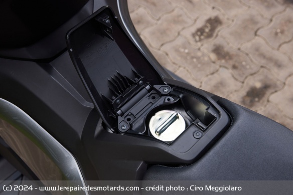 Le réservoir de carburant du Honda Forza 750