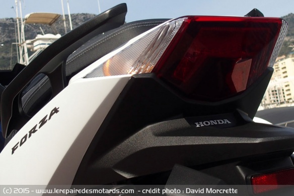 Feu arrière Honda Forza 125