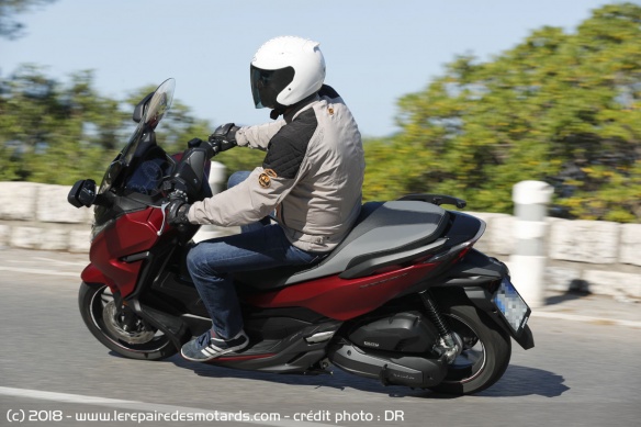 Le Honda Forza 125 sur route