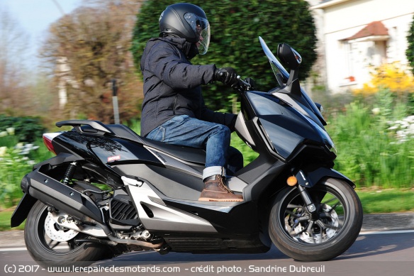 Honda Forza 125 ABS sur route