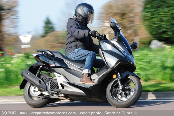 Essai Honda Forza 125 sur autoroute