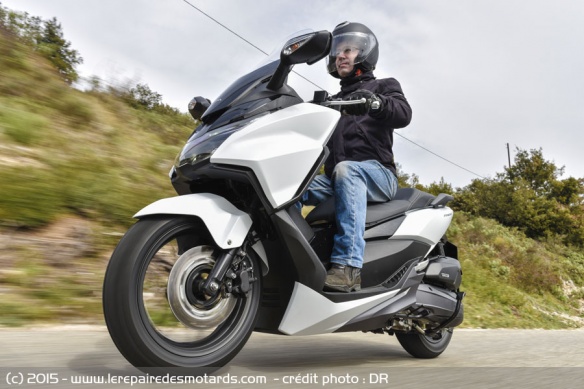 Honda Forza 125 en virolos