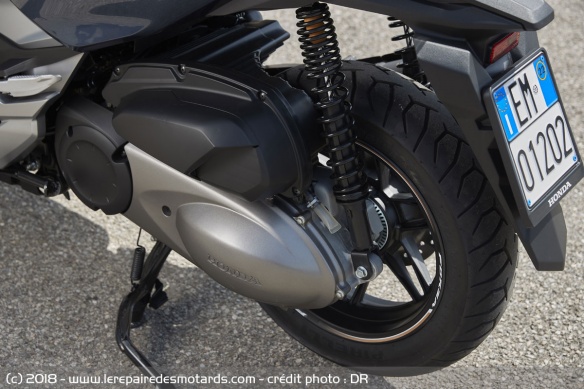 Moteur du Honda Forza 300