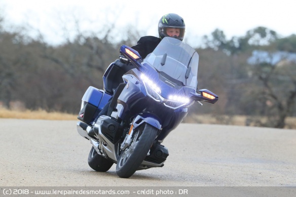 Essai de la Honda GL1800 GoldWing sur départementale