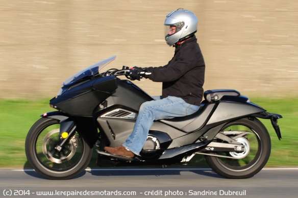 Essai Honda NM4 Vultus