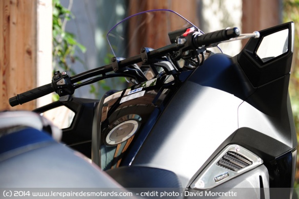 Poste de pilotage Honda NM4 Vultus