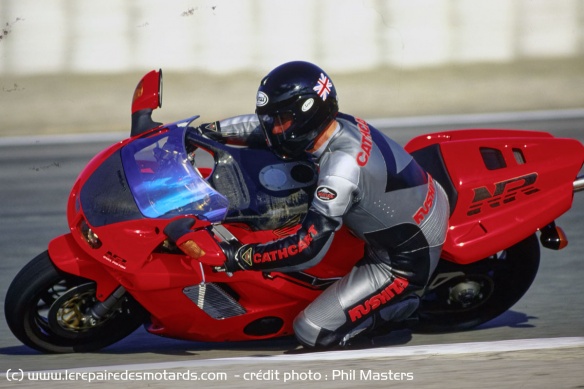 C'est sur le circuit Paul Ricard que j'ai pu essayer la NR750