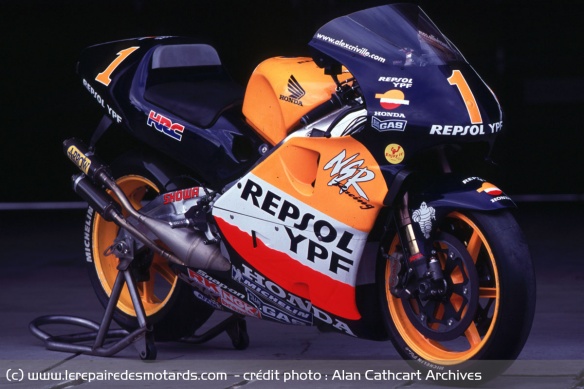 La NSR500 de Crivillé qui a conduit au désastre en 2000
