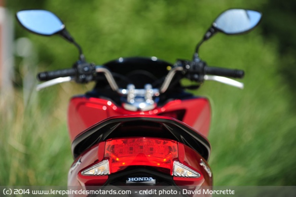 Vue arrière et feu Honda PCX 125