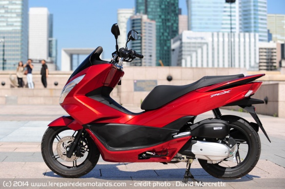 Honda PCX 125 en ville